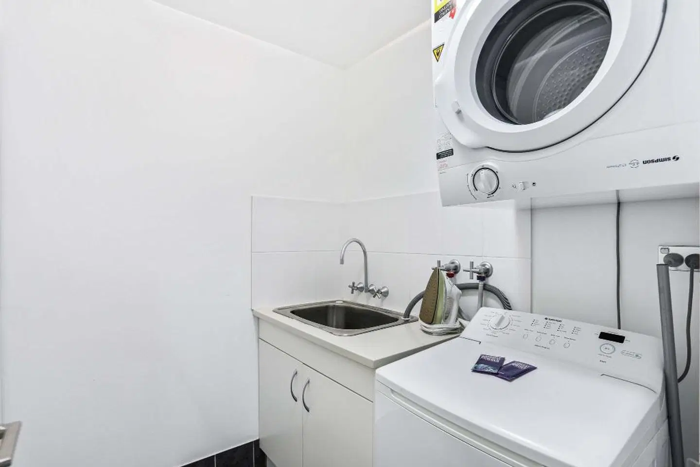 De Ville Apartments Badezimmer