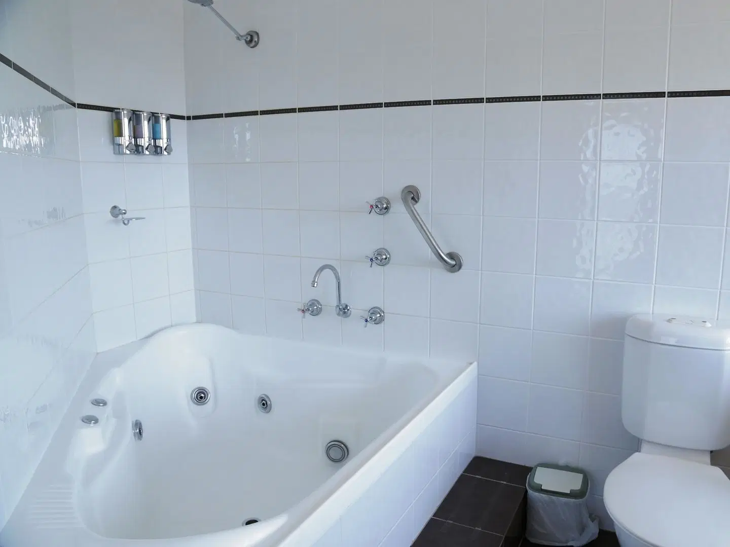 Amooran Oceanside Apartments and Motel Badezimmer