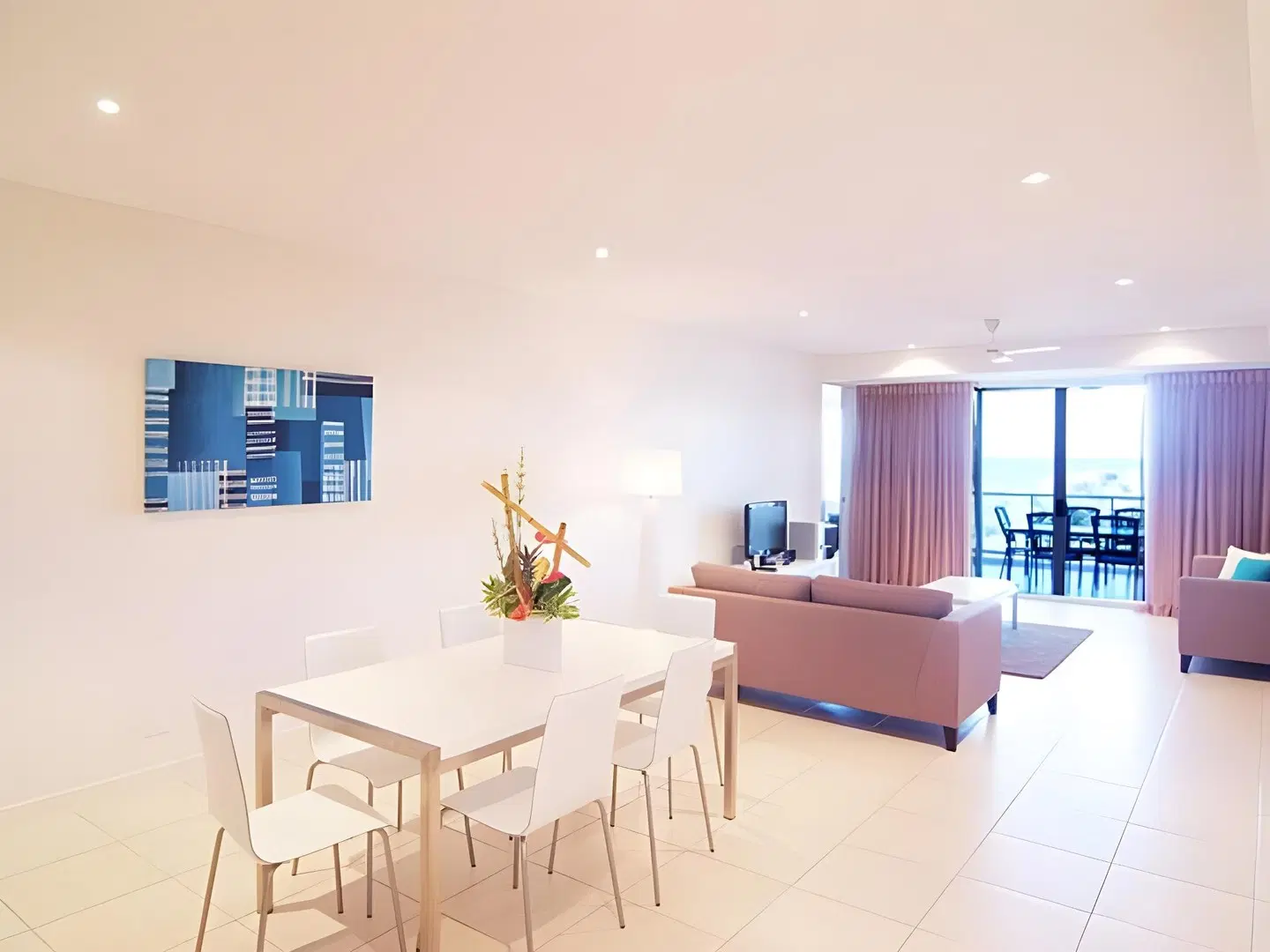 Coral Cove Apartments - Bowen LOUNGE_LOBBY