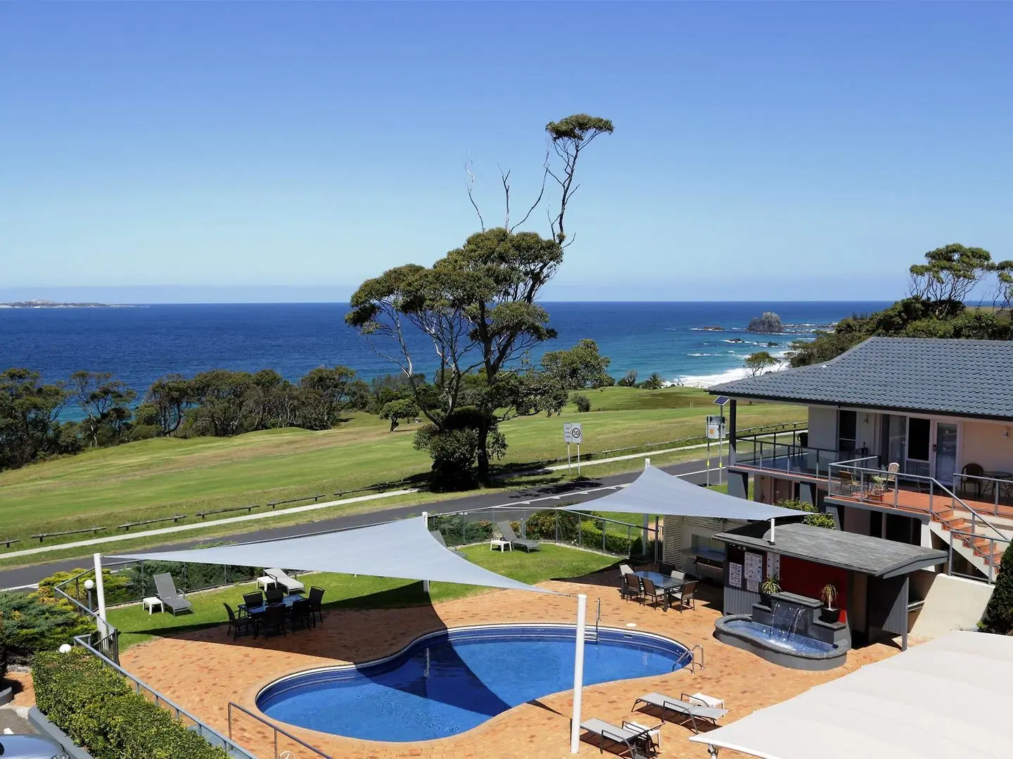 Amooran Oceanside Apartments and Motel Garten