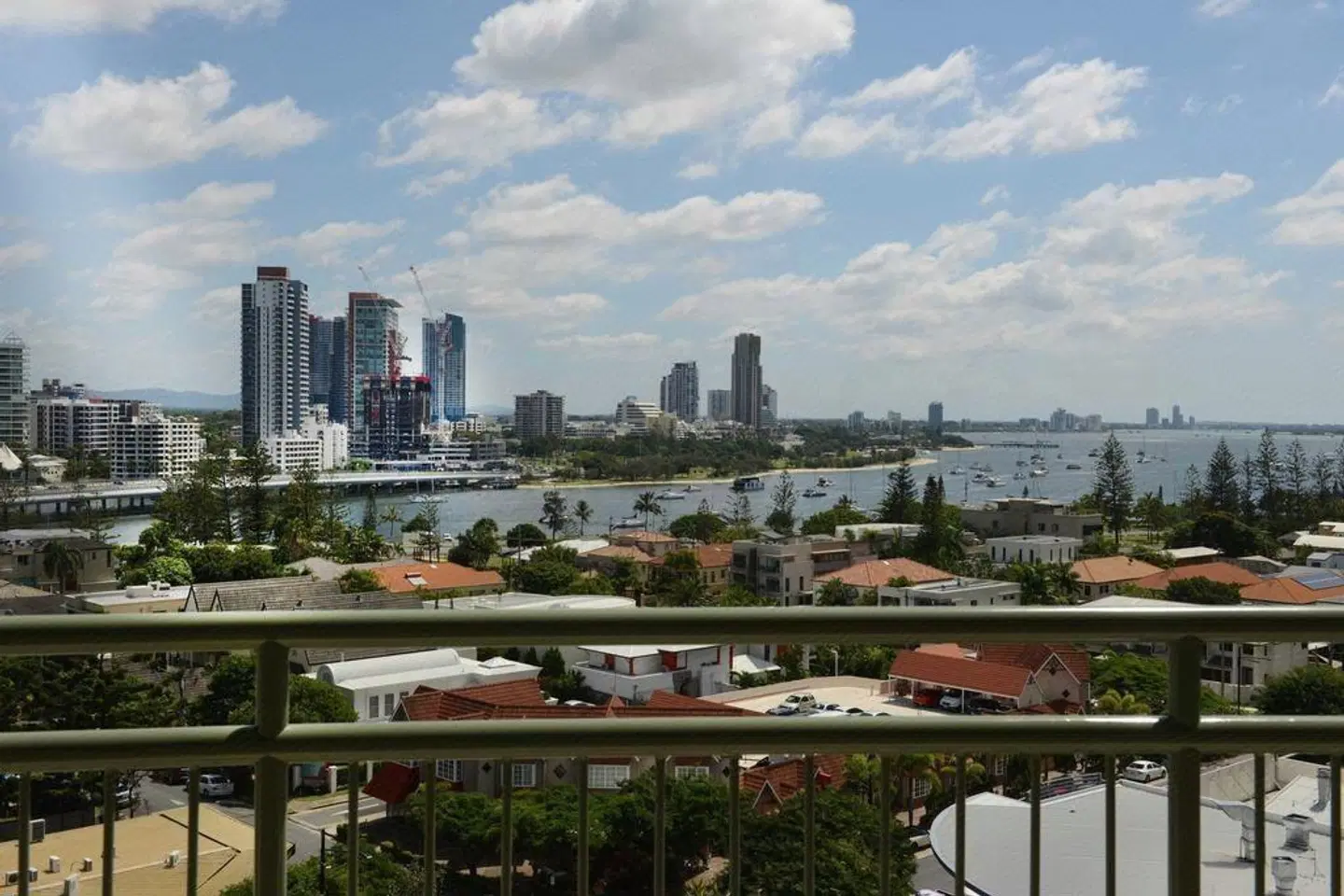 Meriton on Main Beach OUTDOOR_POOL
