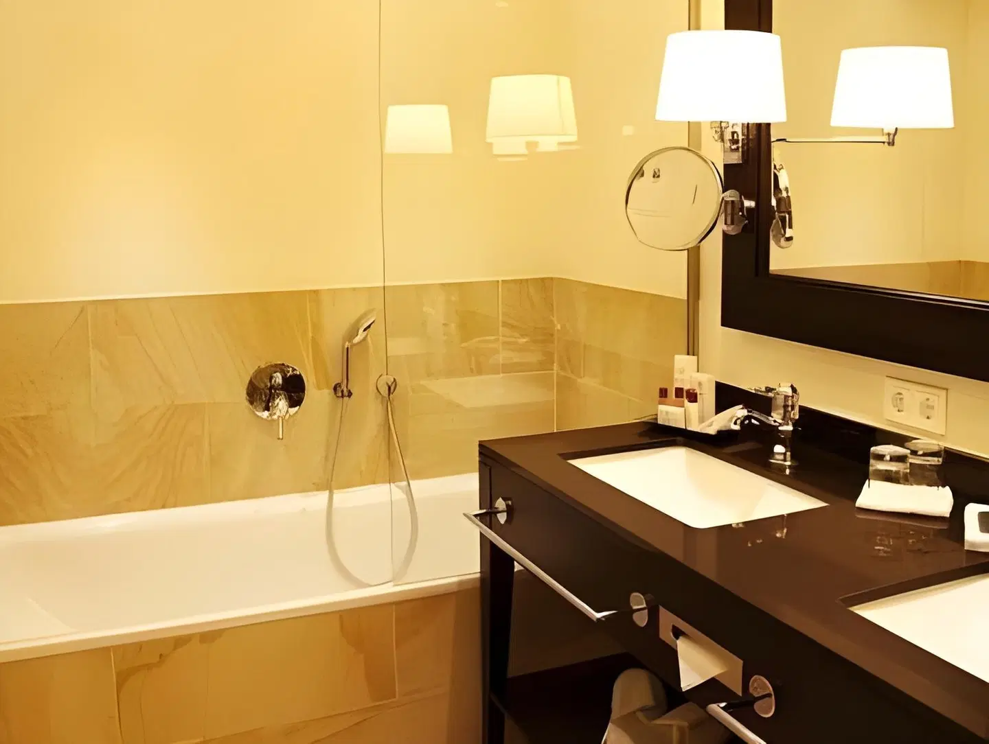 Parkhotel Surenburg Badezimmer
