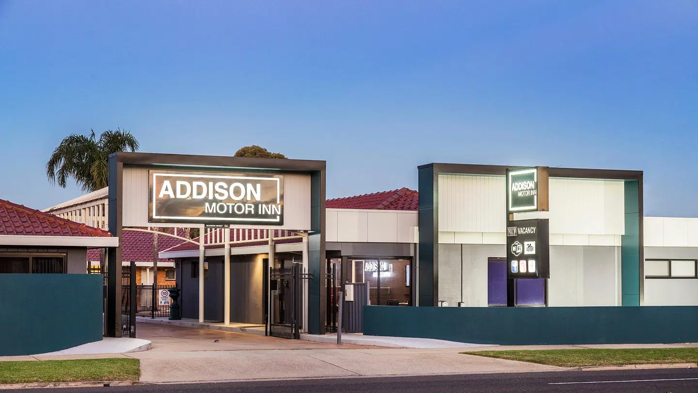Addison Motor Inn EXTERIOR