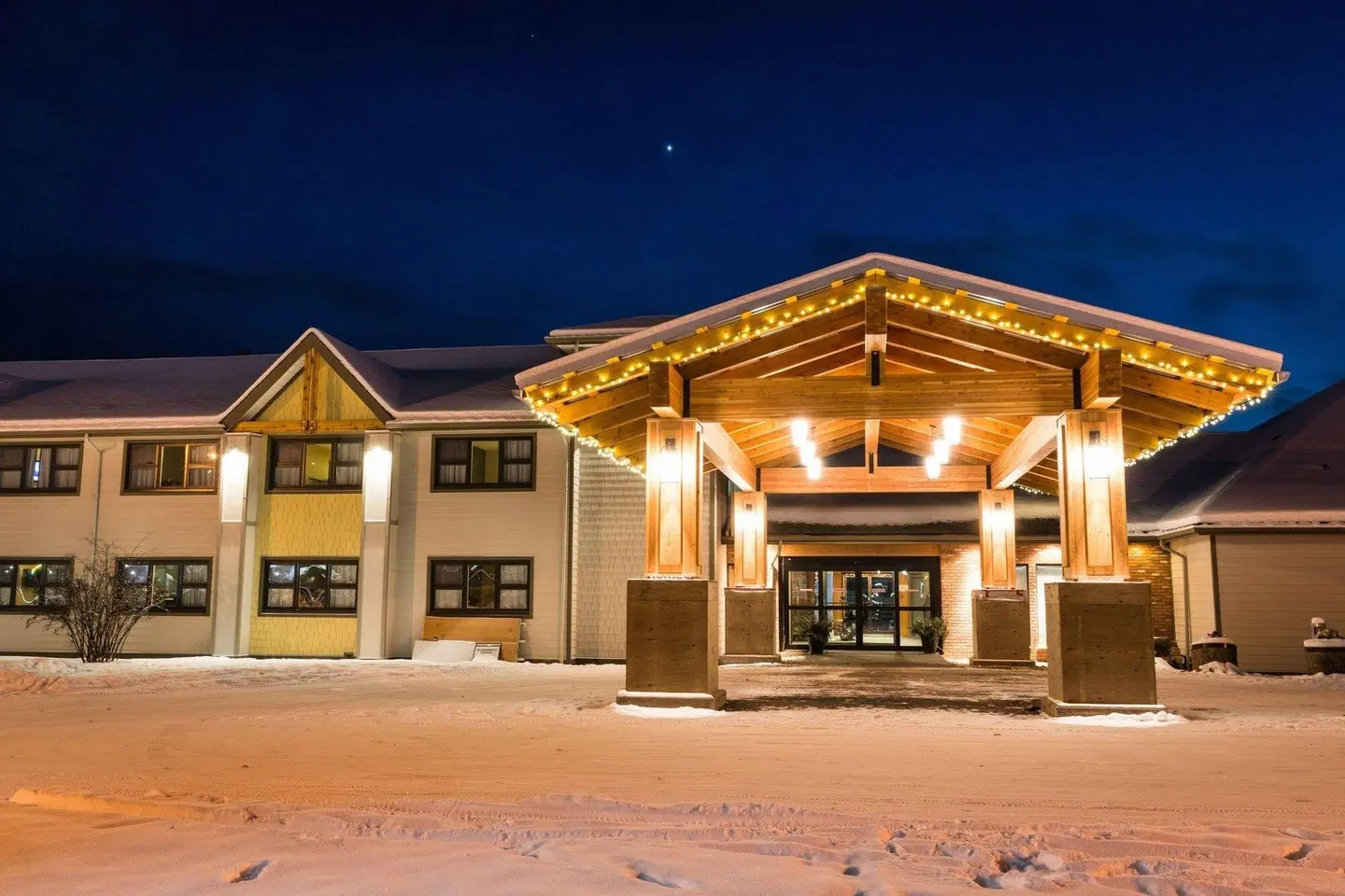 Prestige Hudson Bay Lodge EXTERIOR
