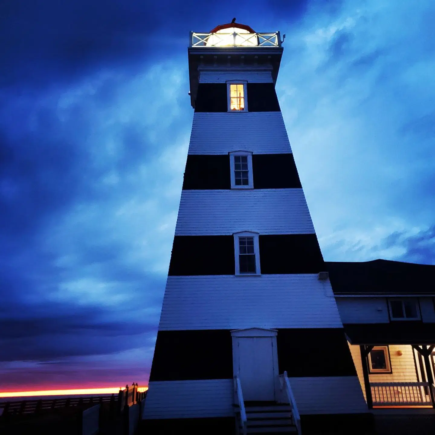West Point Lighthouse Inn EXTERIOR