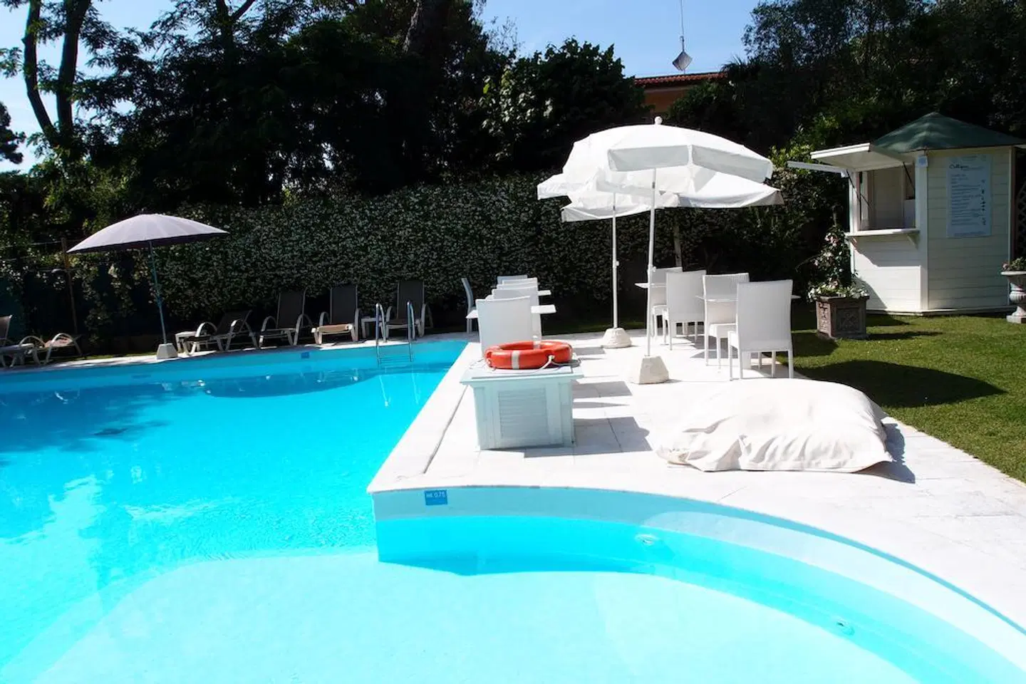 Logos Hotel OUTDOOR_POOL