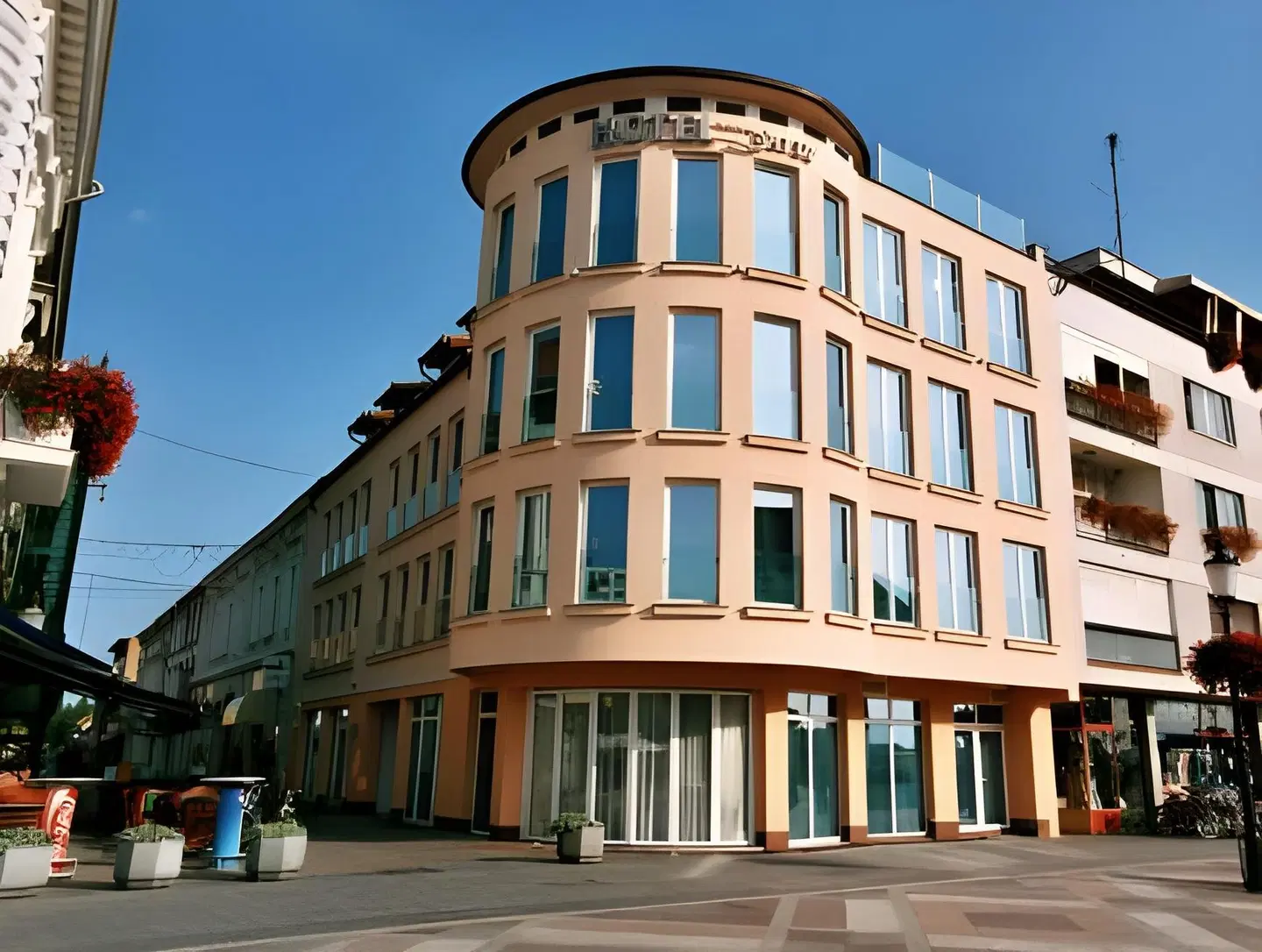 Savus EXTERIOR
