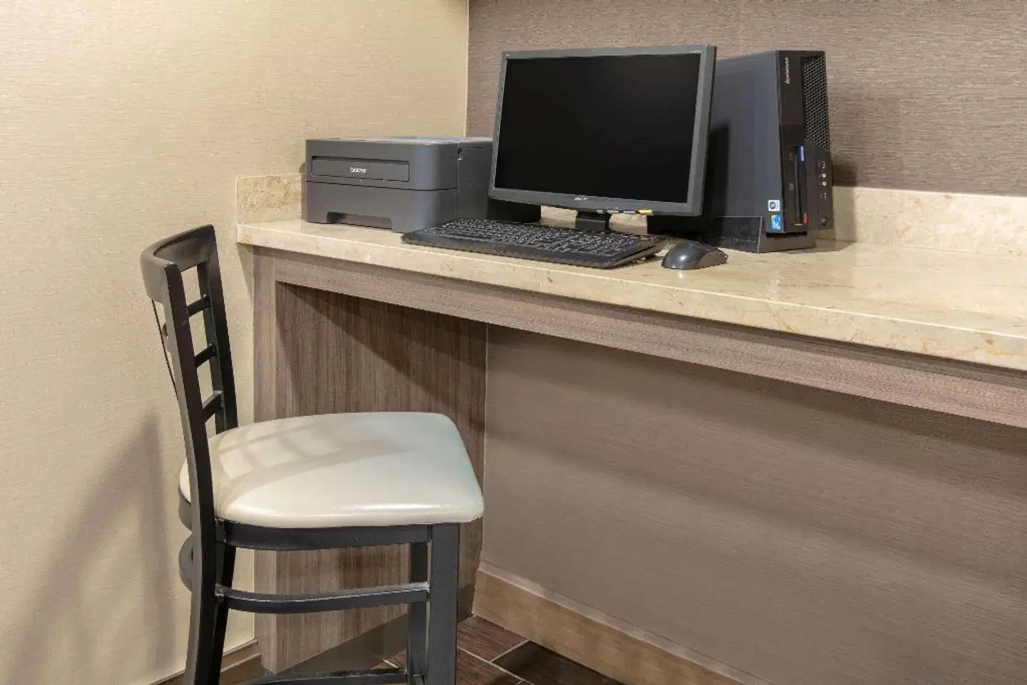 Days Inn & Suites by Wyndham Arlington Near Six Flags ROOM_EXAMPLE