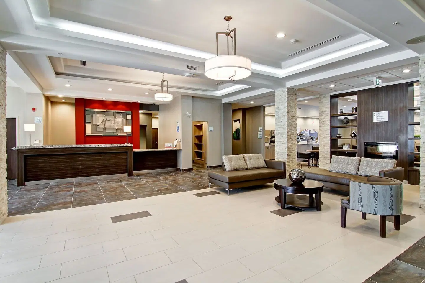 Holiday Inn Express & Suites Oshawa Downtown - Toronto Area by IHG LOUNGE_LOBBY