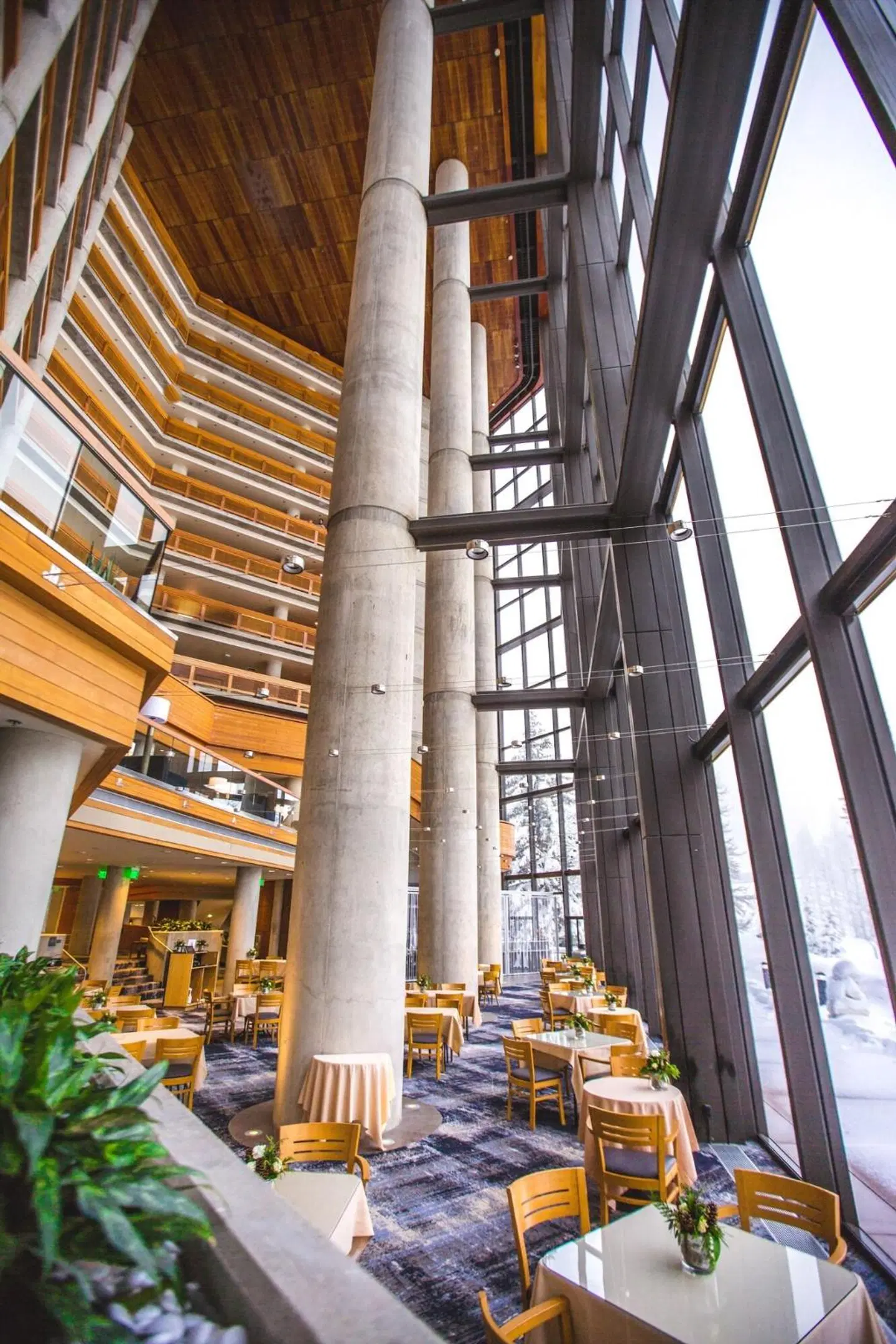The Cliff Lodge and Spa LOUNGE_LOBBY