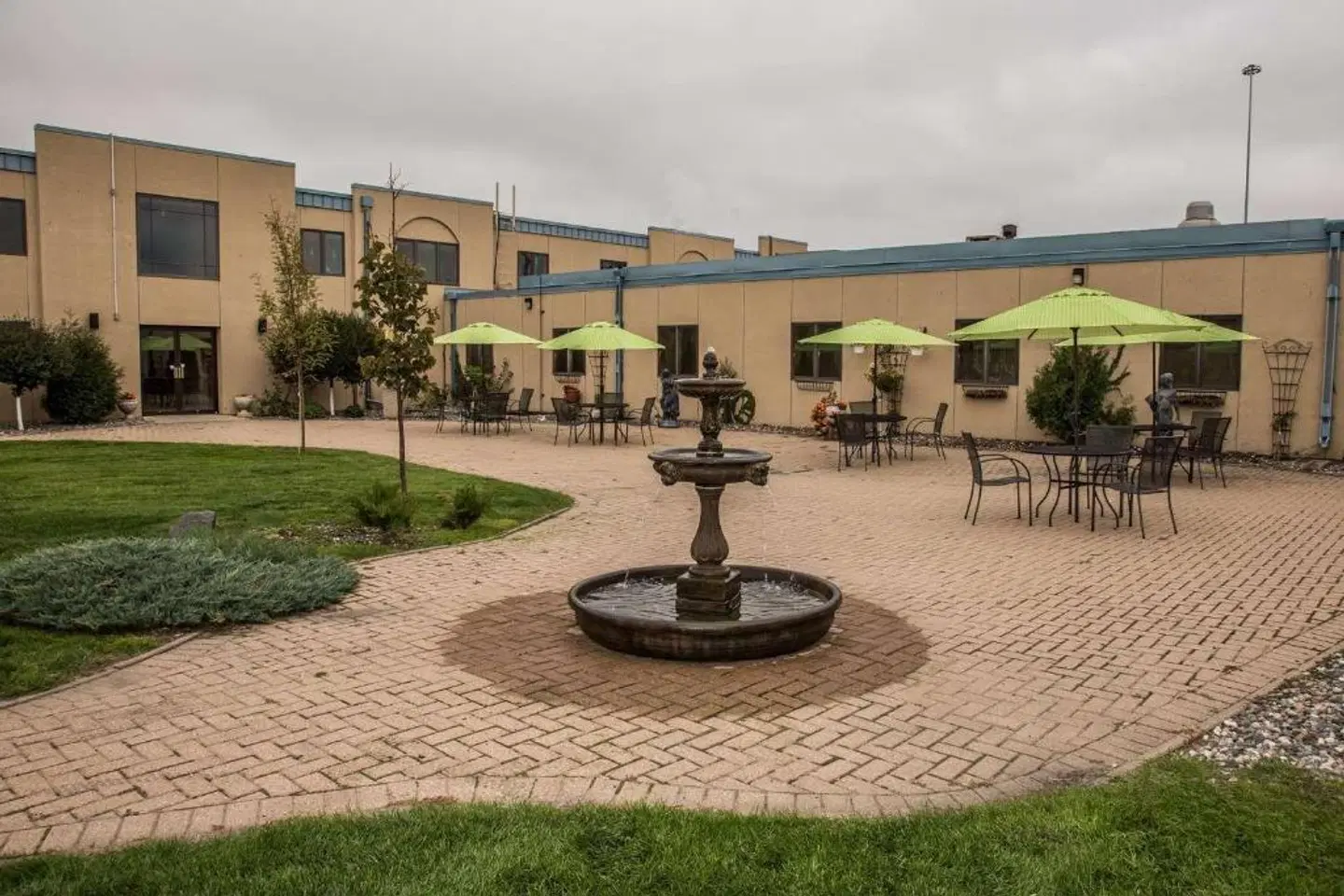Baymont by Wyndham Fargo Terrasse