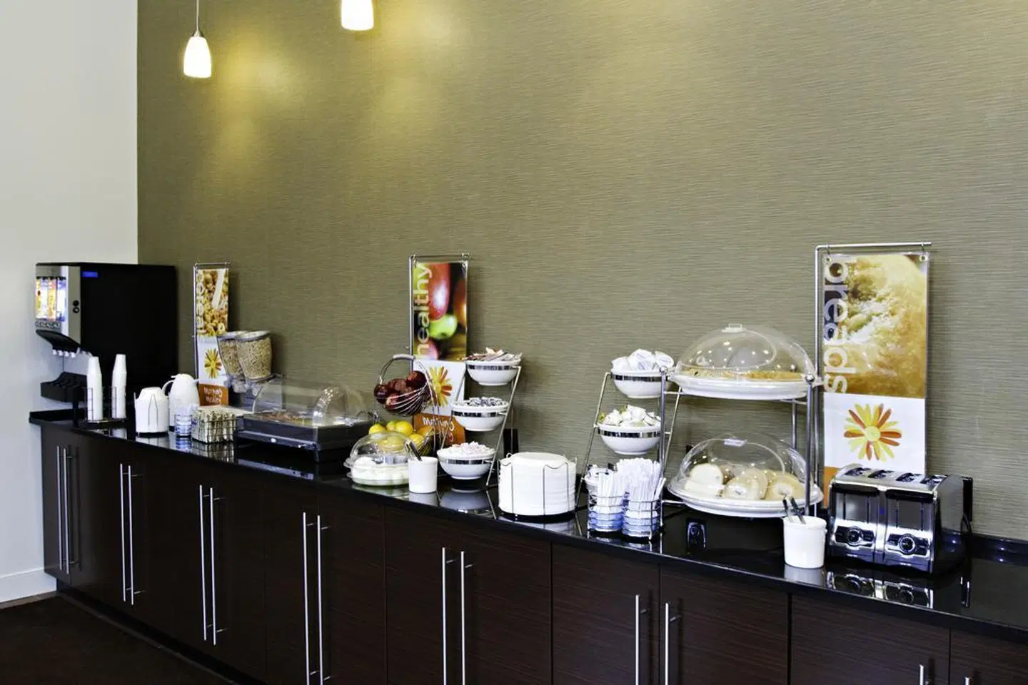 Sleep Inn & Suites Downtown Inner Harbor Restaurant