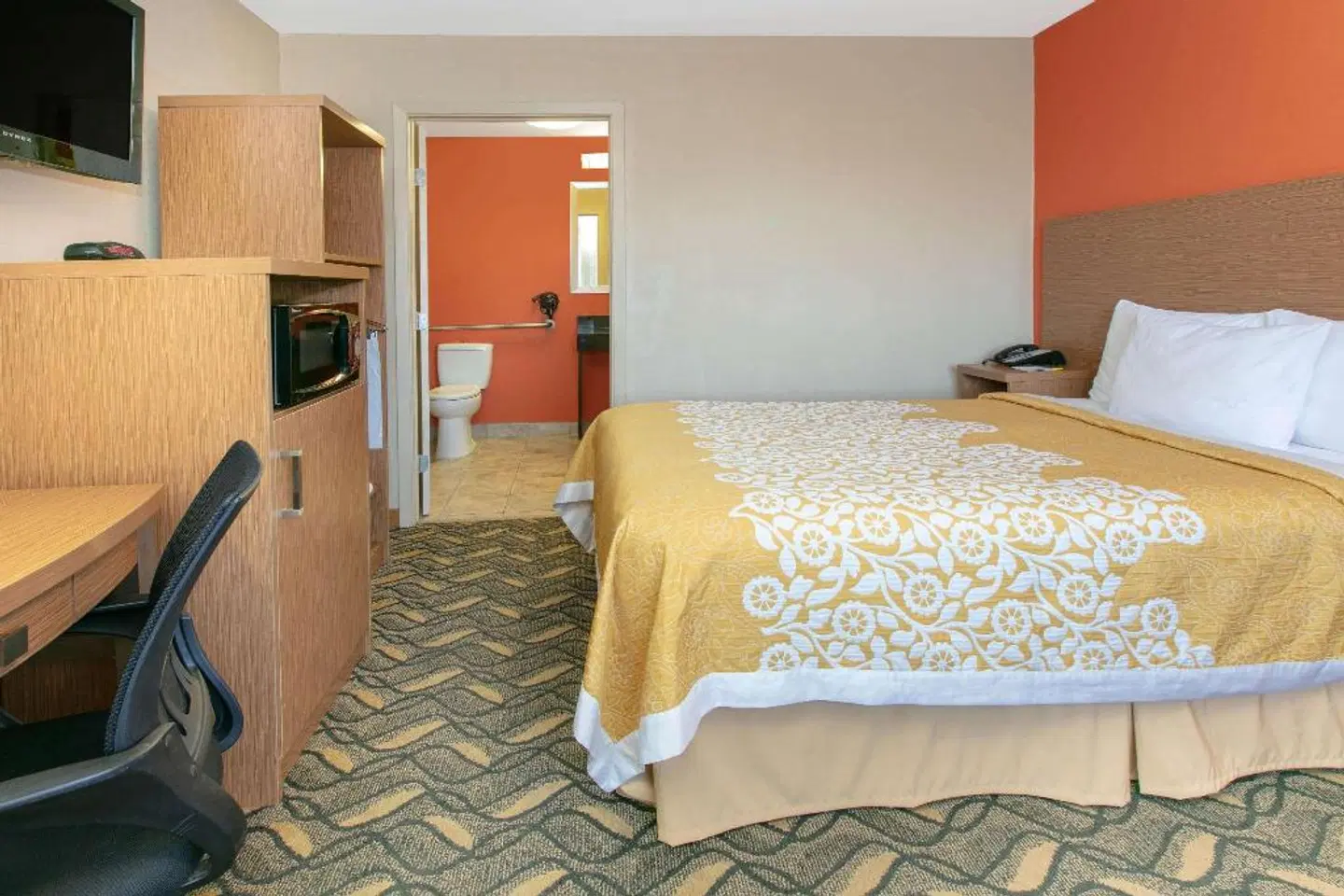 Days Inn & Suites by Wyndham Arlington Near Six Flags ROOM_EXAMPLE
