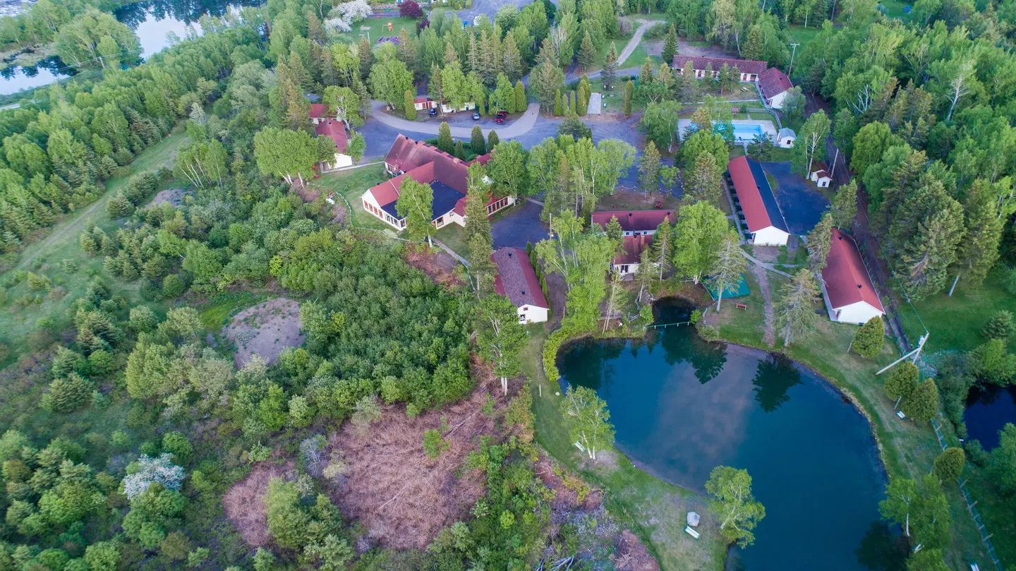 Auberge La Coudriere (Cool Hotel) LANDSCAPE