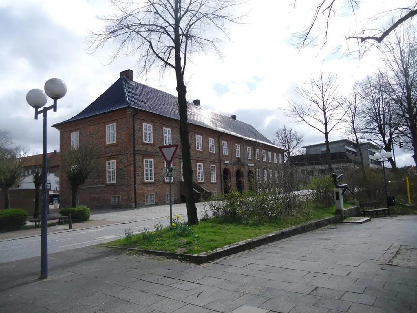 Pelli Hof EXTERIOR