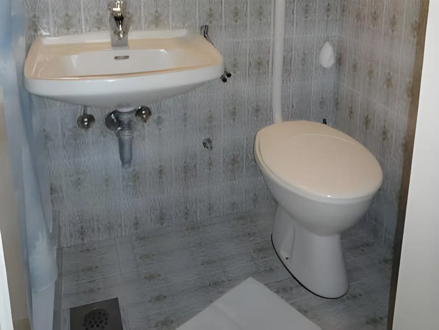 Springs Apartments Badezimmer