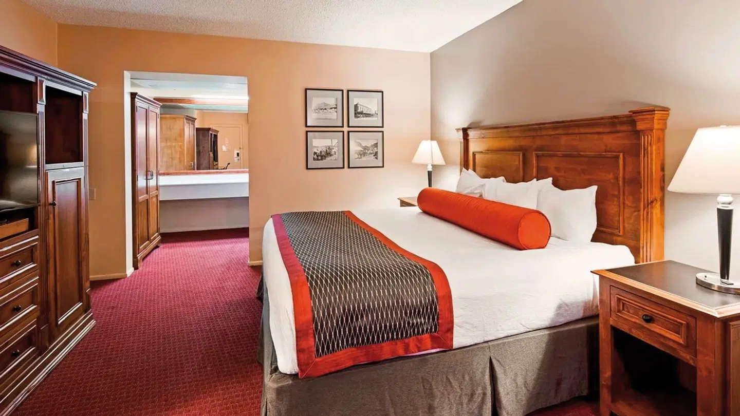 Best Western Plus King's Inn & Suites ROOM_EXAMPLE