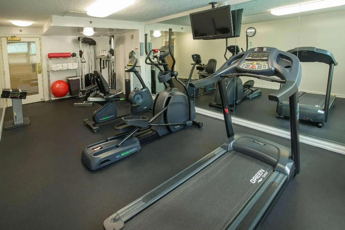 Ramada Plaza by Wyndham Waikiki SPORTS_AND_LEISURE