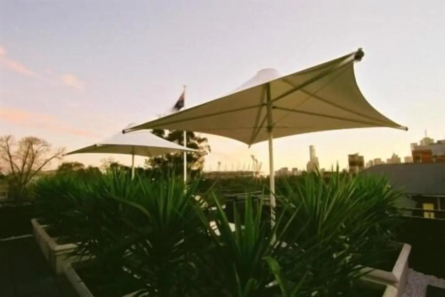 Quest East Melbourne Garten