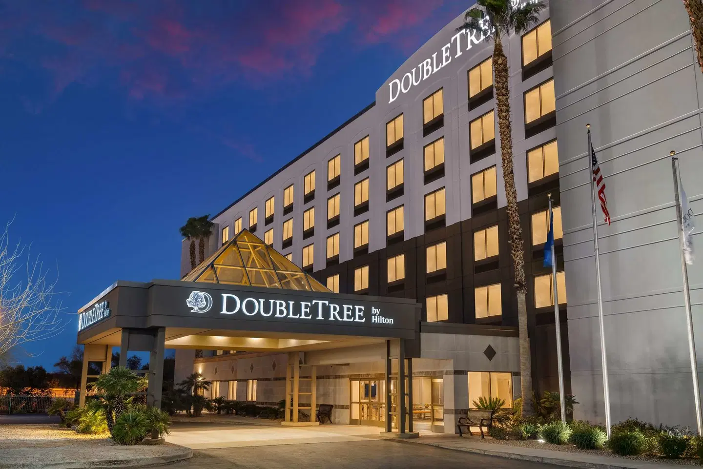 DoubleTree by Hilton Las Vegas Airport EXTERIOR