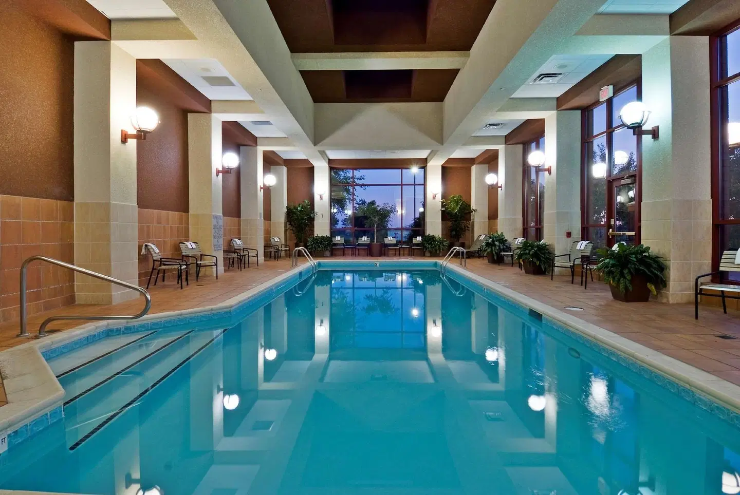 Embassy Suites by Hilton Lexington/UK Coldstream Hallenbad