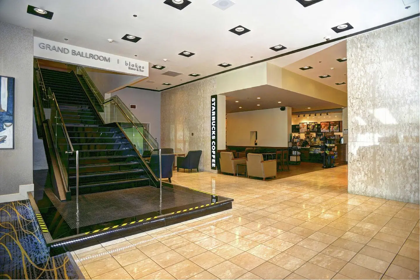 DoubleTree by Hilton Hotel London Ontario LOUNGE_LOBBY