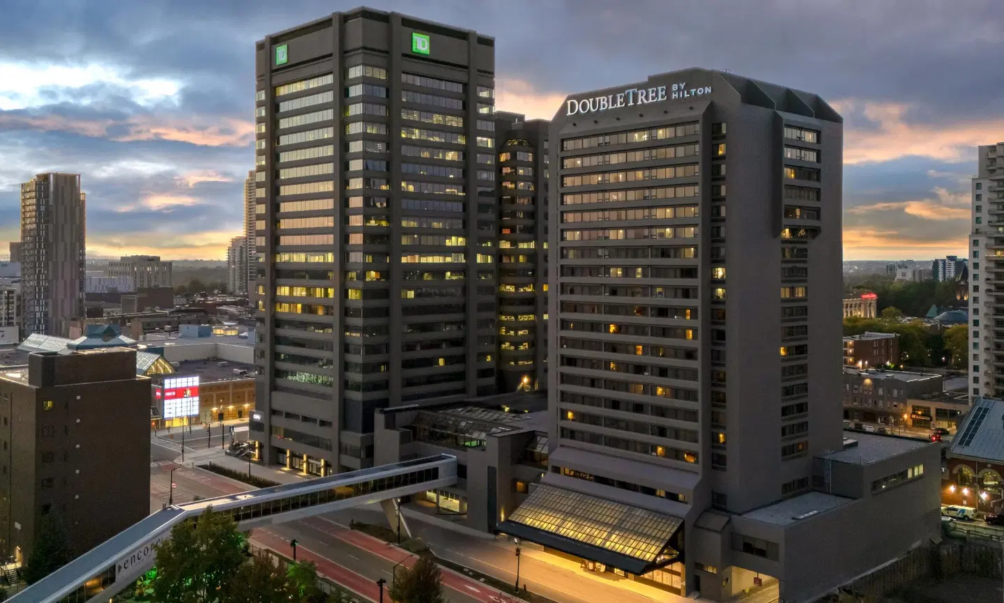 DoubleTree by Hilton Hotel London Ontario EXTERIOR