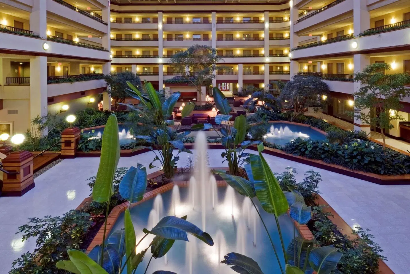 Embassy Suites by Hilton Lexington/UK Coldstream Restaurant