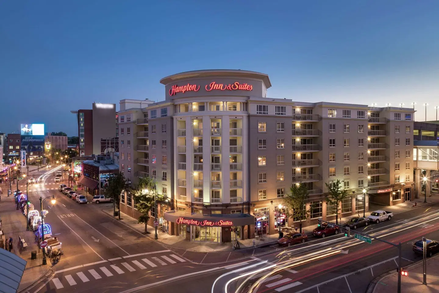 Hampton Inn & Suites Memphis-Beale Street EXTERIOR