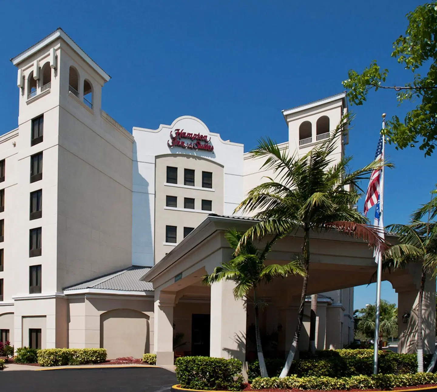 Hampton Inn & Suites Miami-Doral/Dolphin Mall EXTERIOR