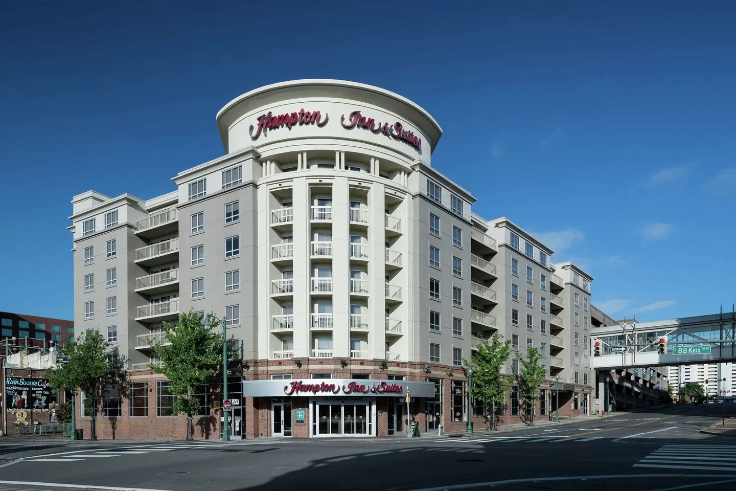 Hampton Inn & Suites Memphis-Beale Street EXTERIOR