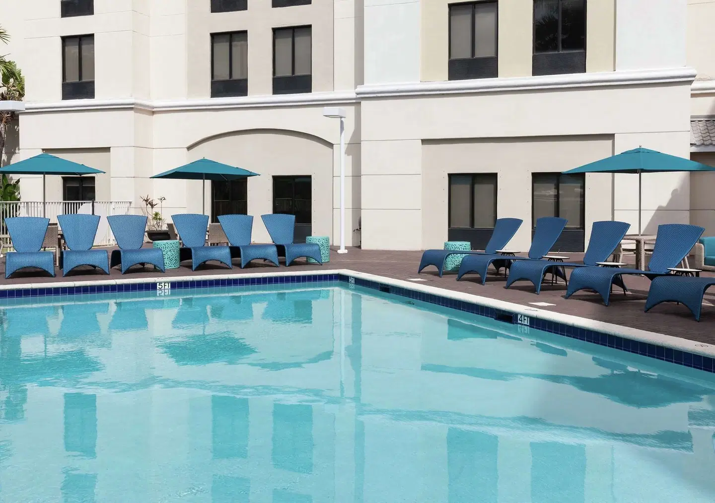 Hampton Inn & Suites Miami-Doral/Dolphin Mall OUTDOOR_POOL