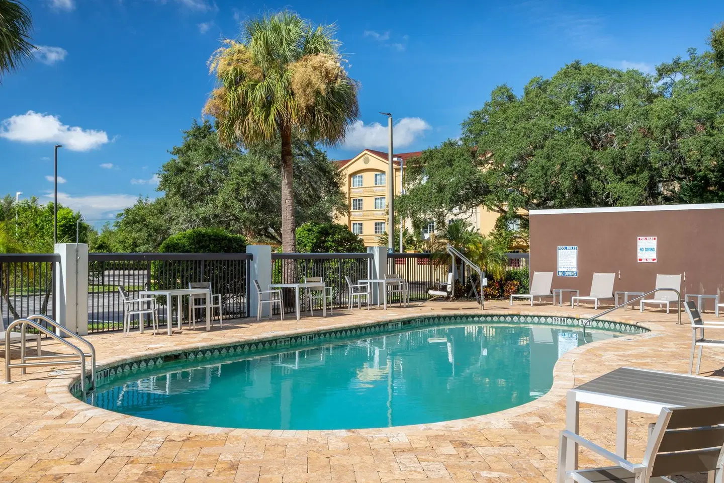 Holiday Inn Tampa North by IHG OUTDOOR_POOL