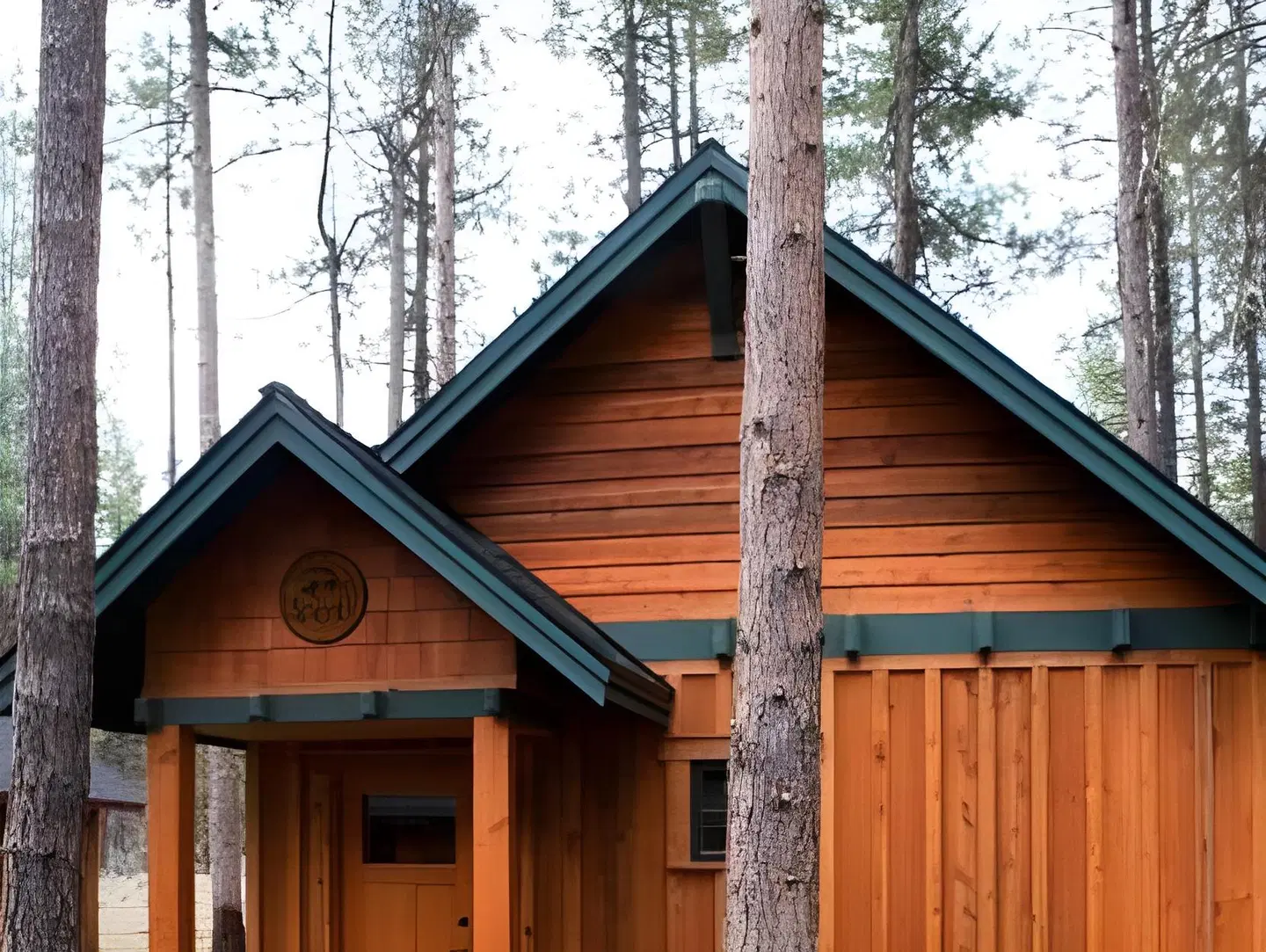 FivePine Lodge EXTERIOR