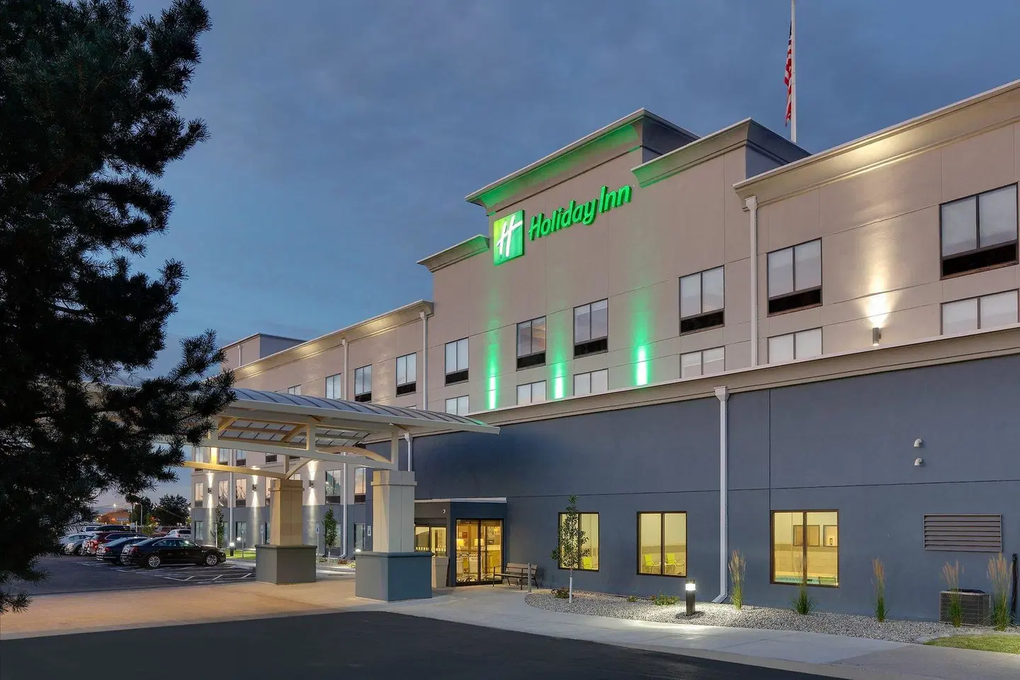 Holiday Inn Twin Falls EXTERIOR