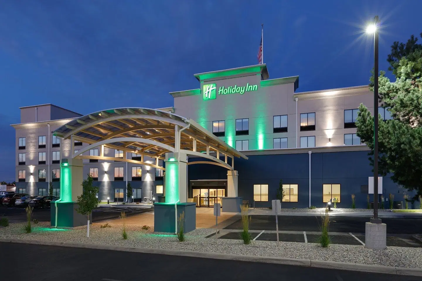 Holiday Inn Twin Falls EXTERIOR