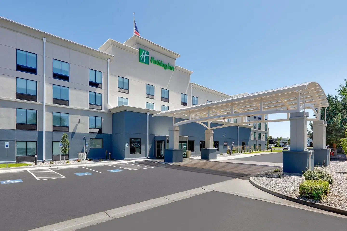 Holiday Inn Twin Falls EXTERIOR