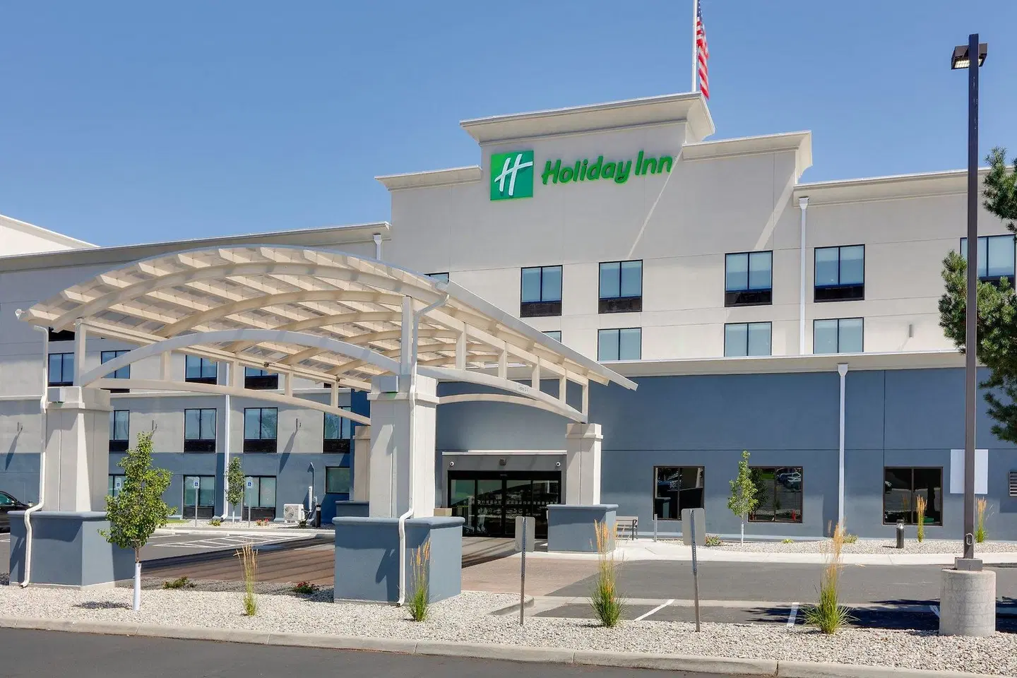 Holiday Inn Twin Falls EXTERIOR