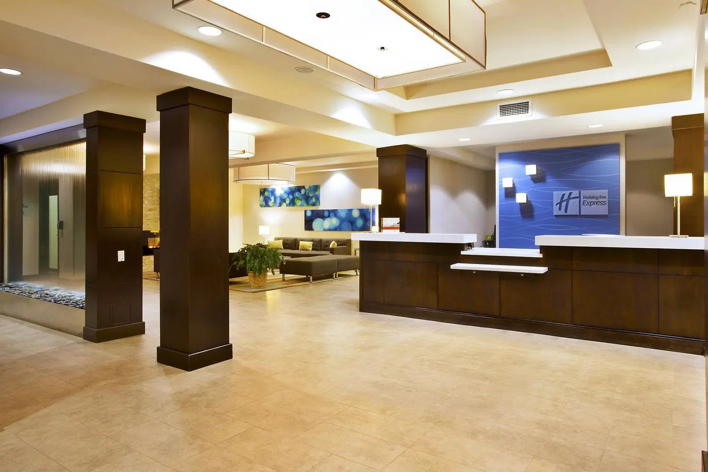 Holiday Inn Express Sault Ste Marie by IHG LOUNGE_LOBBY