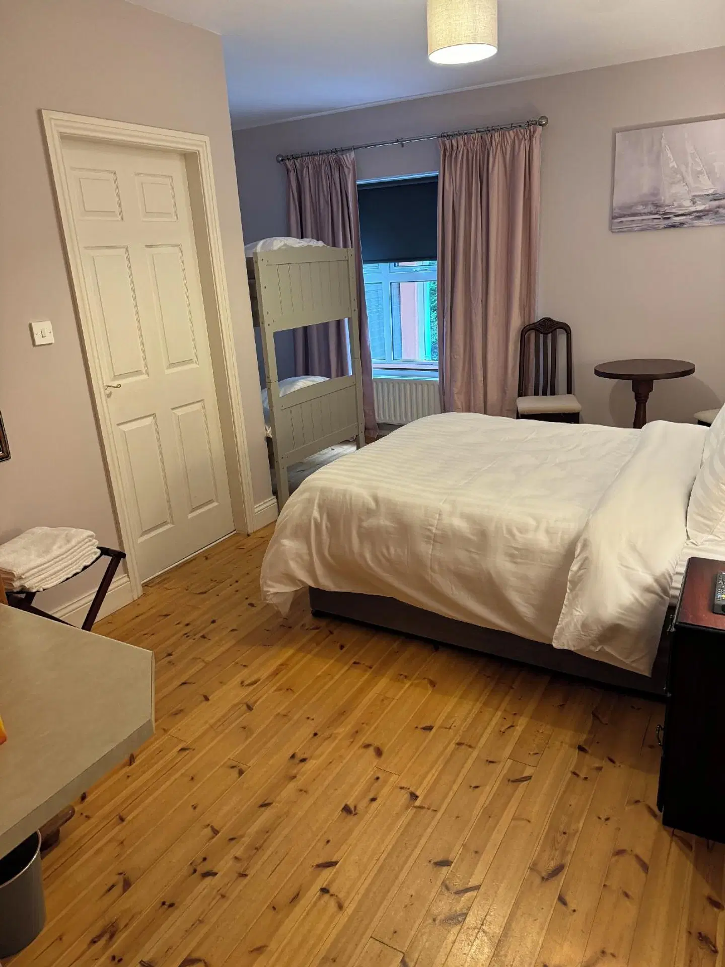 Ashville Guesthouse ROOM_EXAMPLE