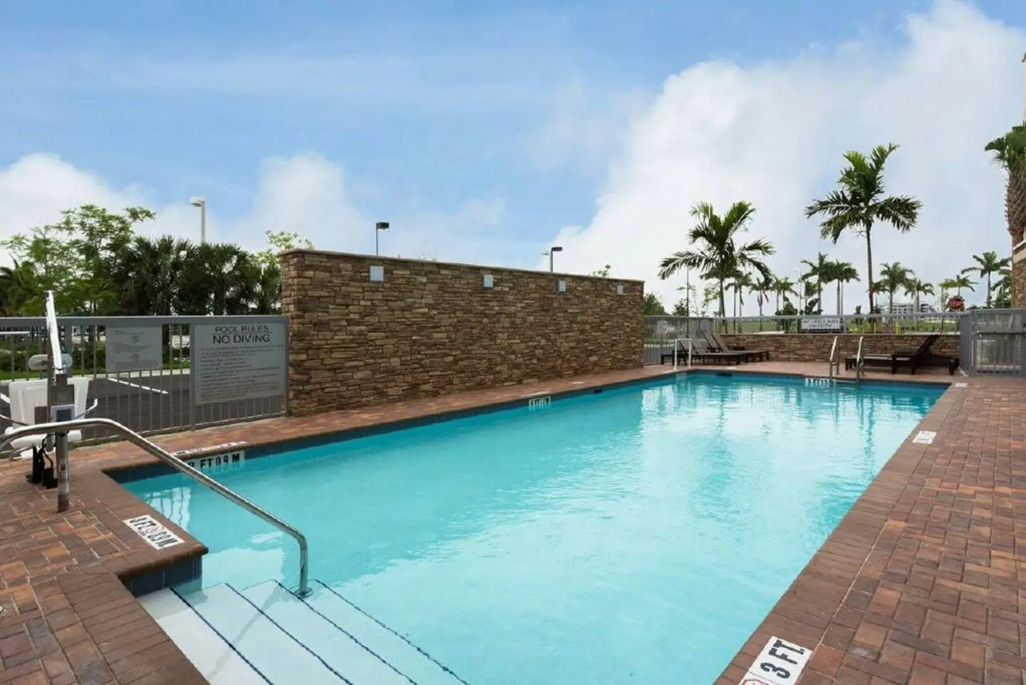 Fairfield by Marriott Inn & Suites Fort Lauderdale Pembroke Pines OUTDOOR_POOL