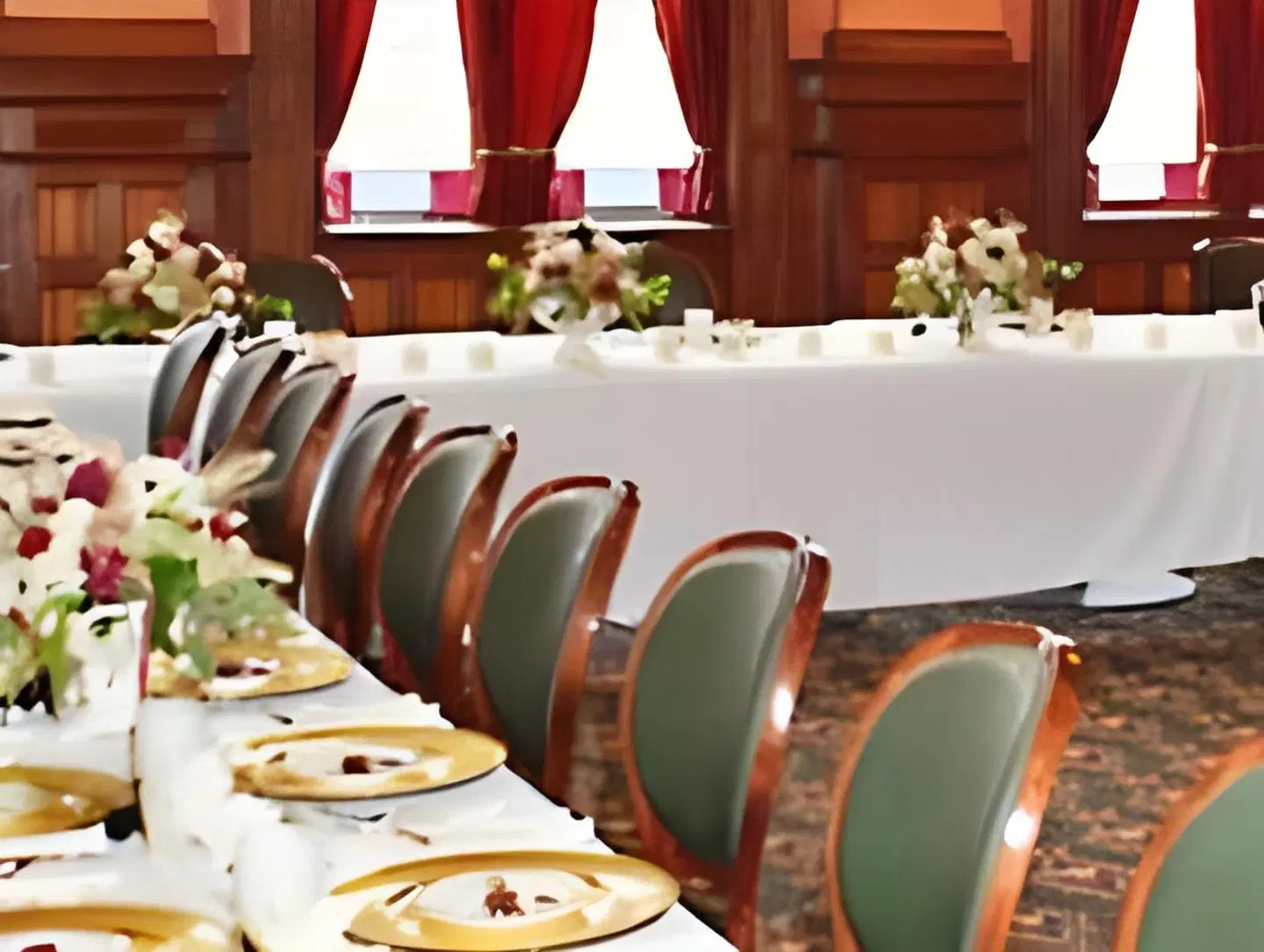 Beaumont Hotel and Spa Bar