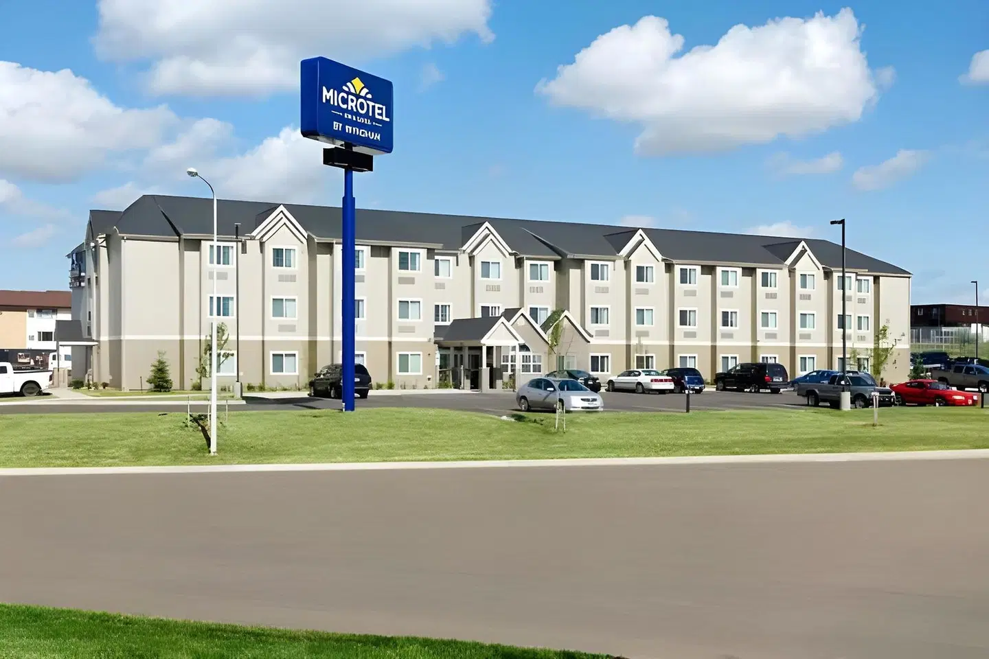 Microtel Inn & Suites by Wyndham Dickinson EXTERIOR
