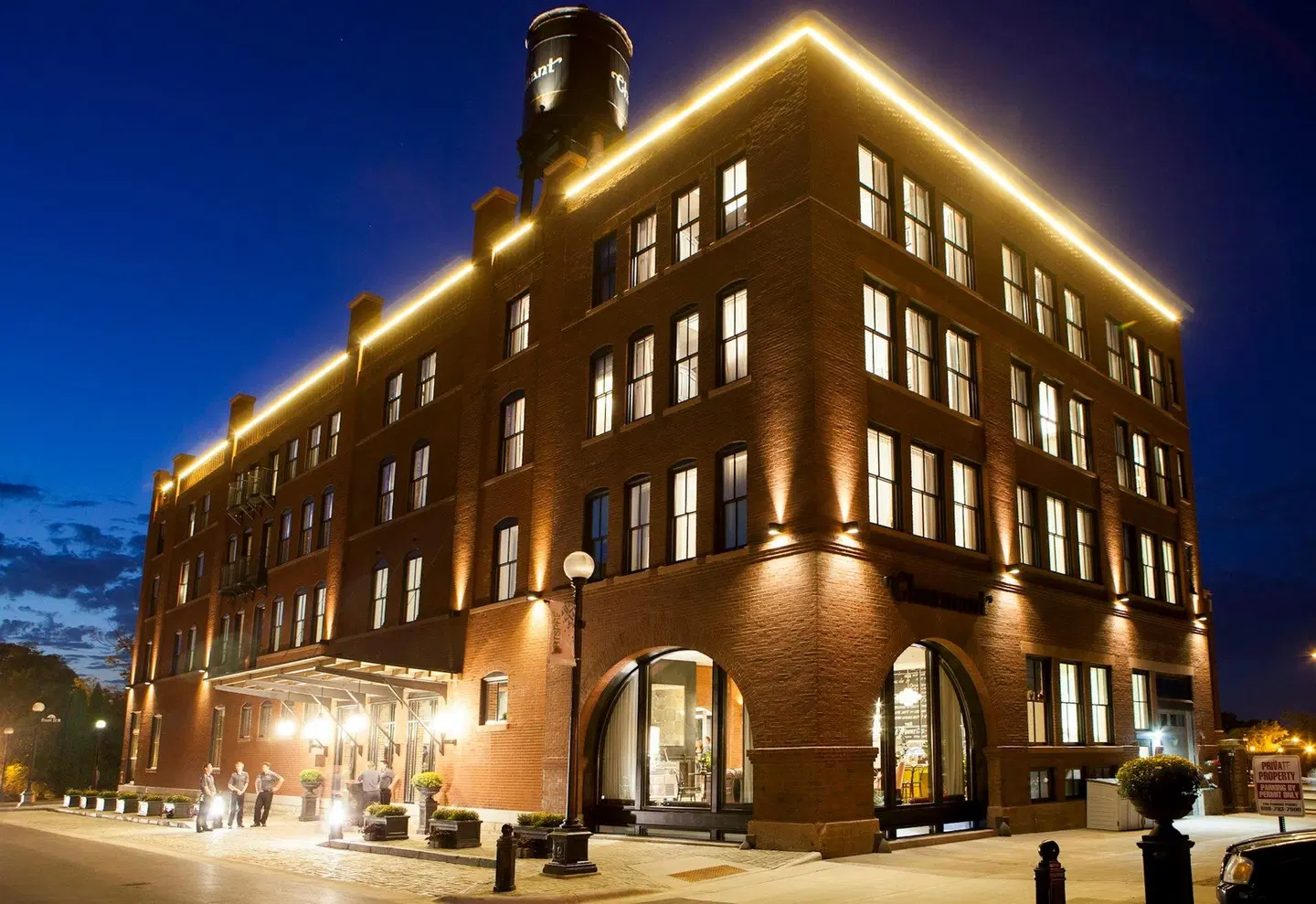 The Charmant Hotel EXTERIOR