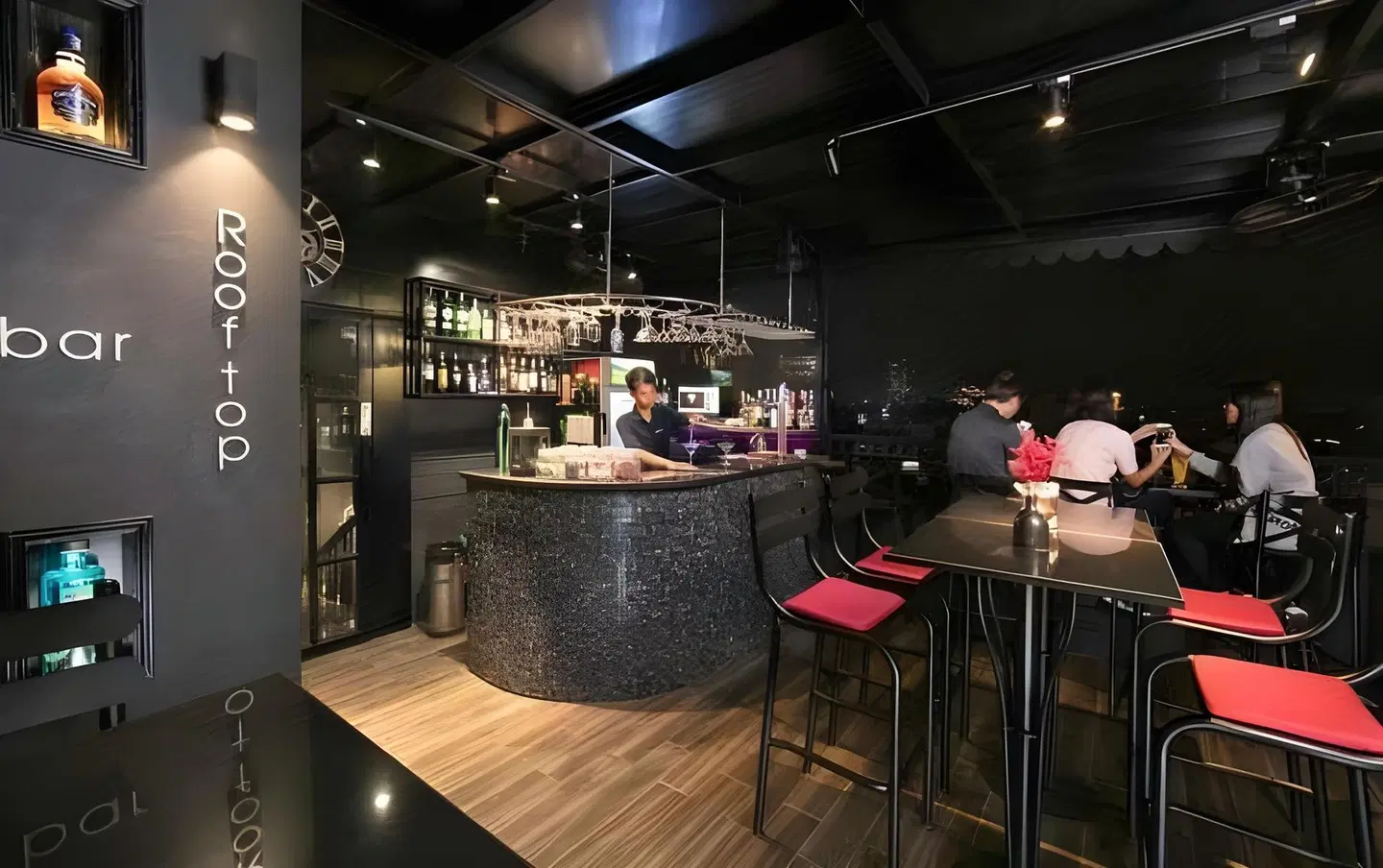 JM Marvel Hotel & Spa Bar