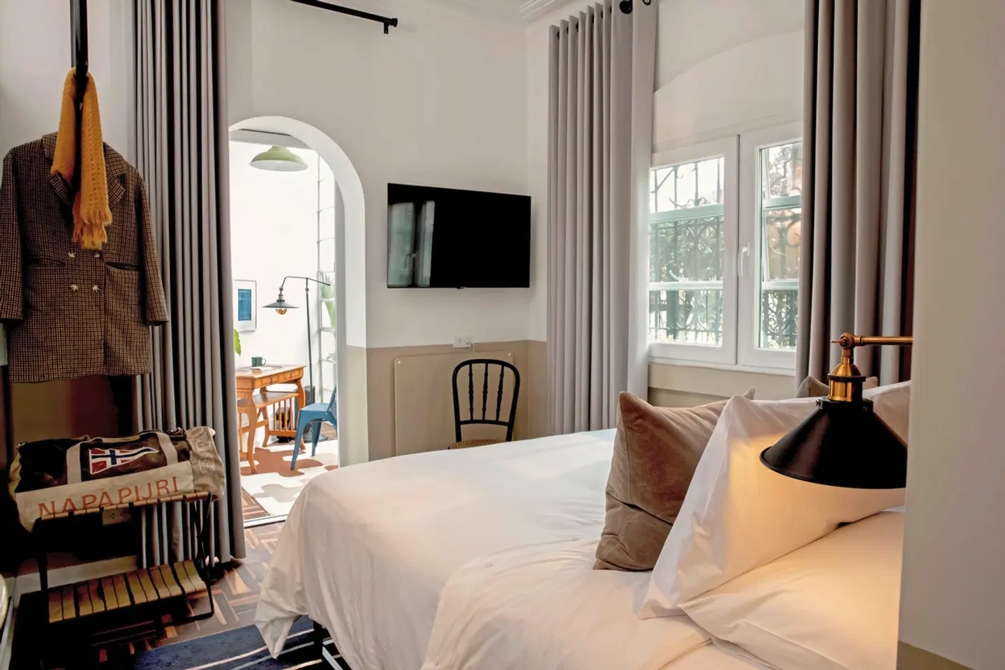 Fausto ROOM_EXAMPLE