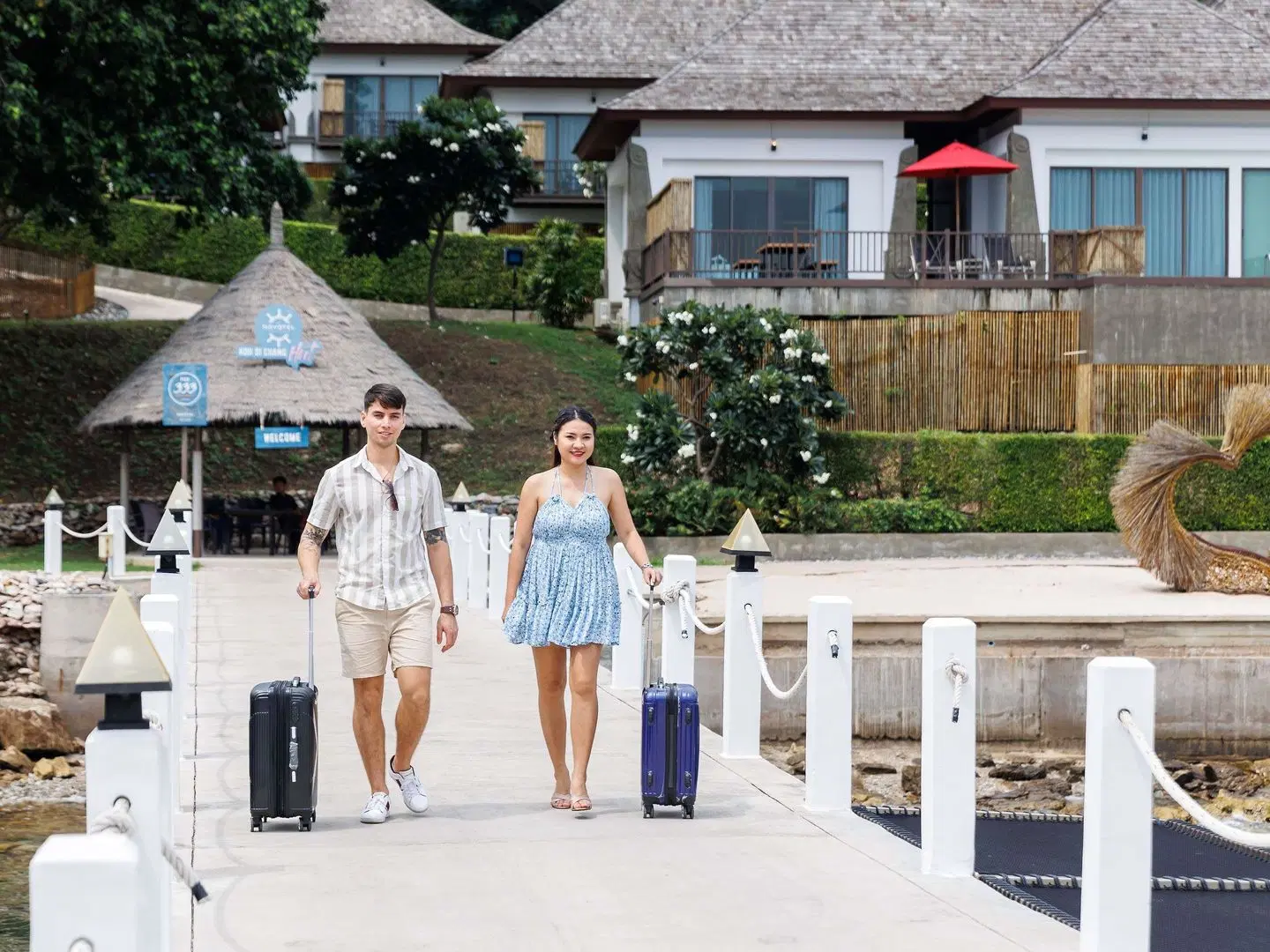 Novotel Koh Si Chang PEOPLE