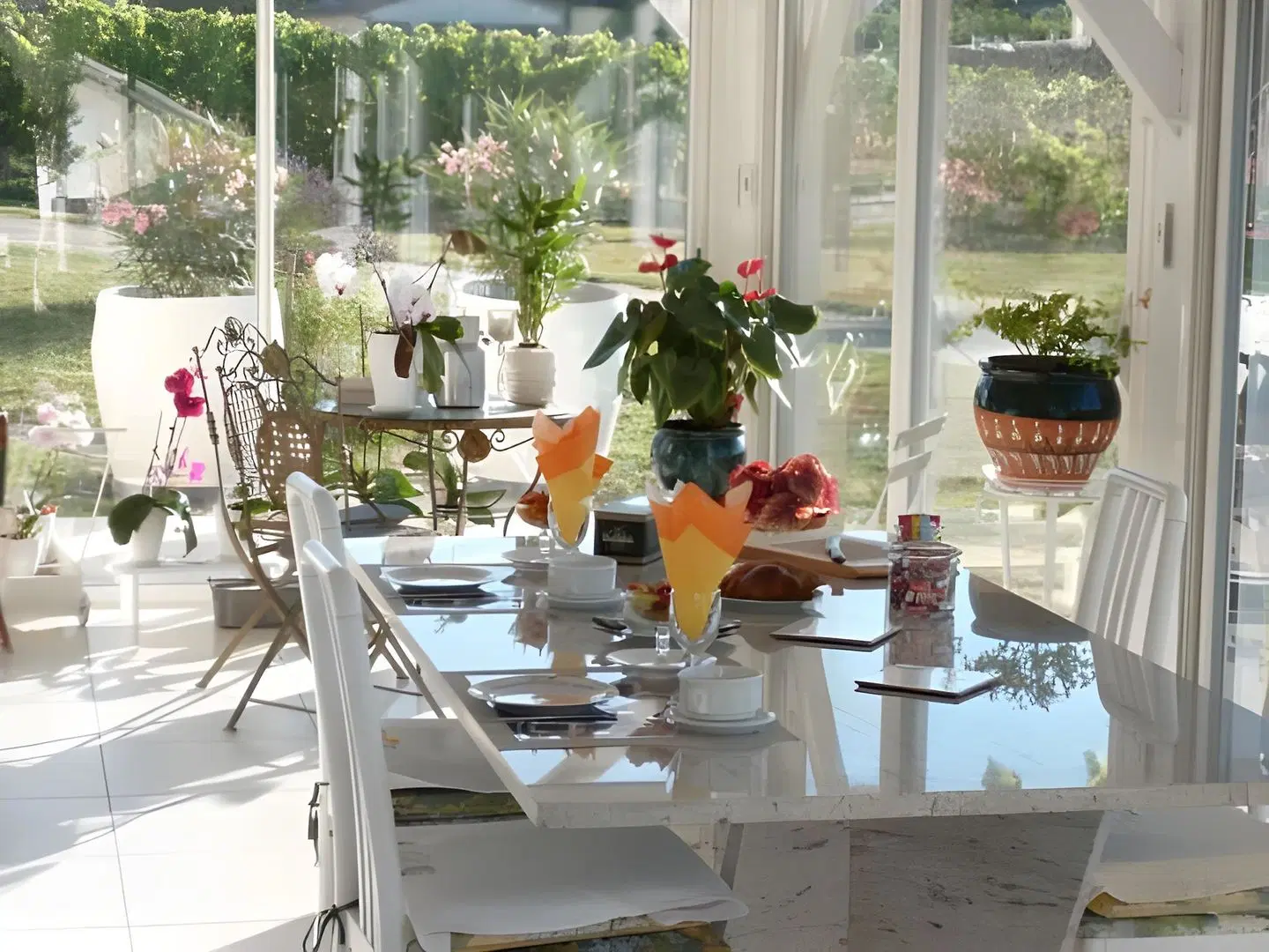 Les Raisins du Bonheur Restaurant