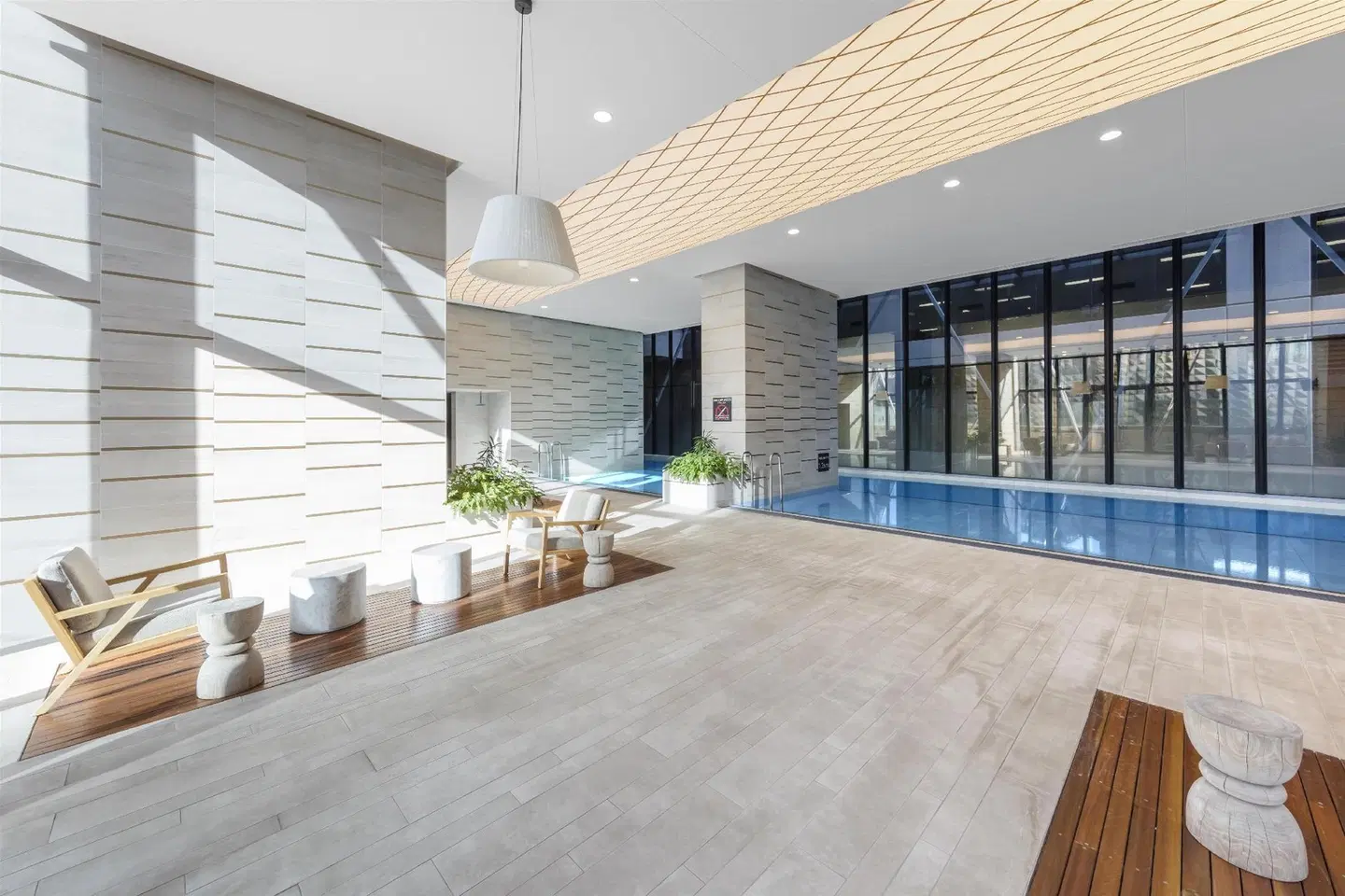 Avani Central Melbourne Residences Hallenbad