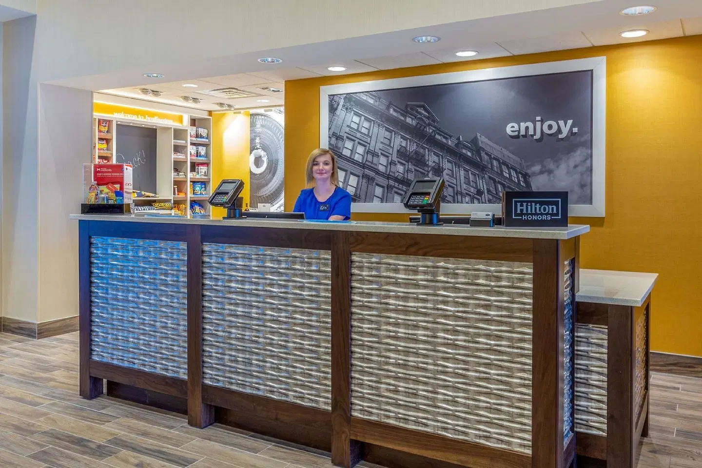 Hampton Inn & Suites Burlington LOUNGE_LOBBY